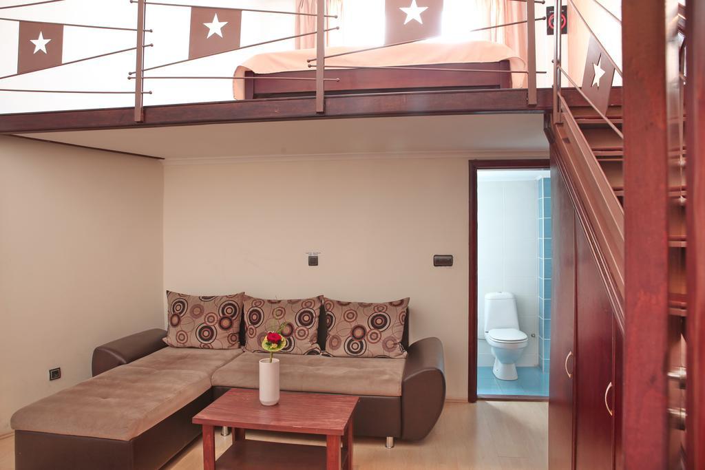 Happy Star Club Hotel Belgrade Bilik gambar