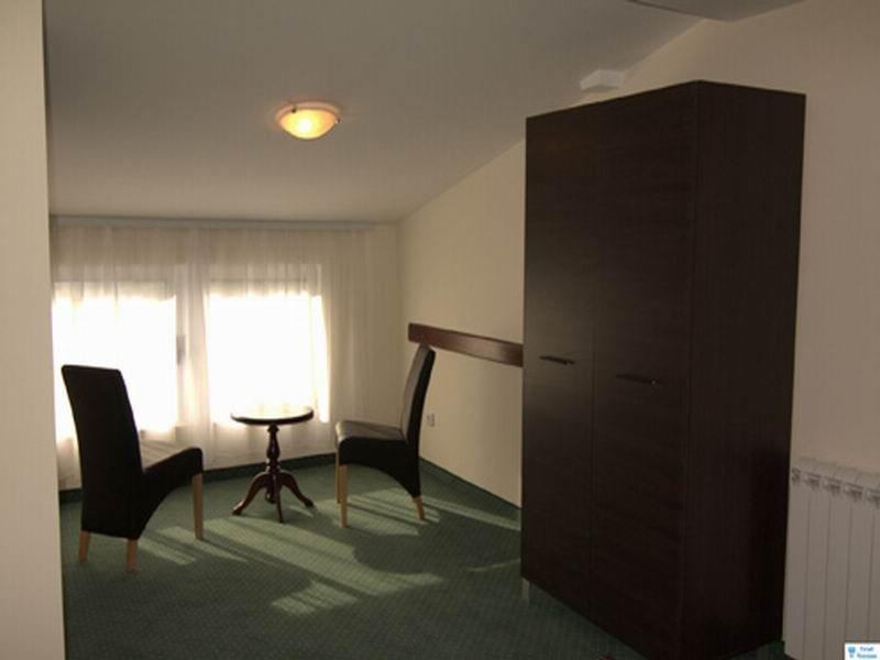 Happy Star Club Hotel Belgrade Bilik gambar